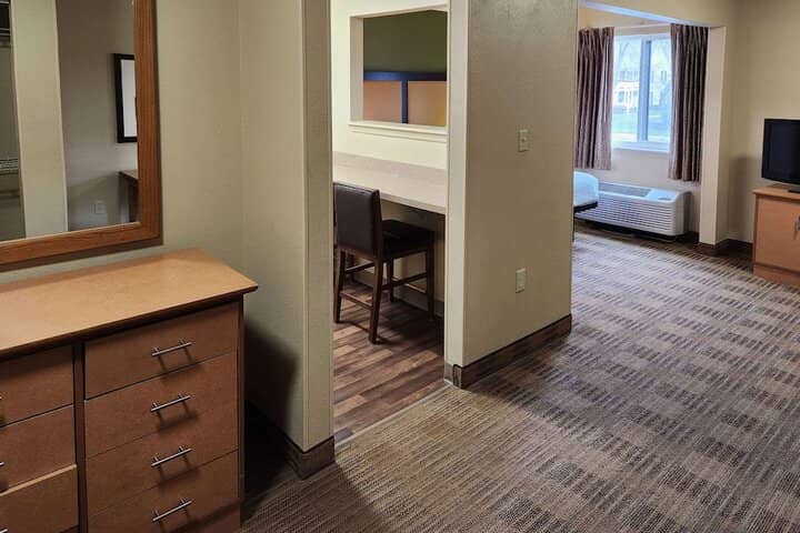 Room 6 of 14