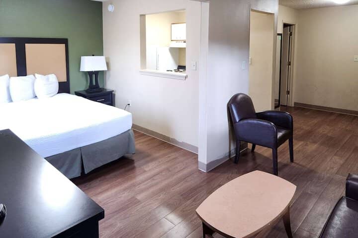 Room 4 of 14